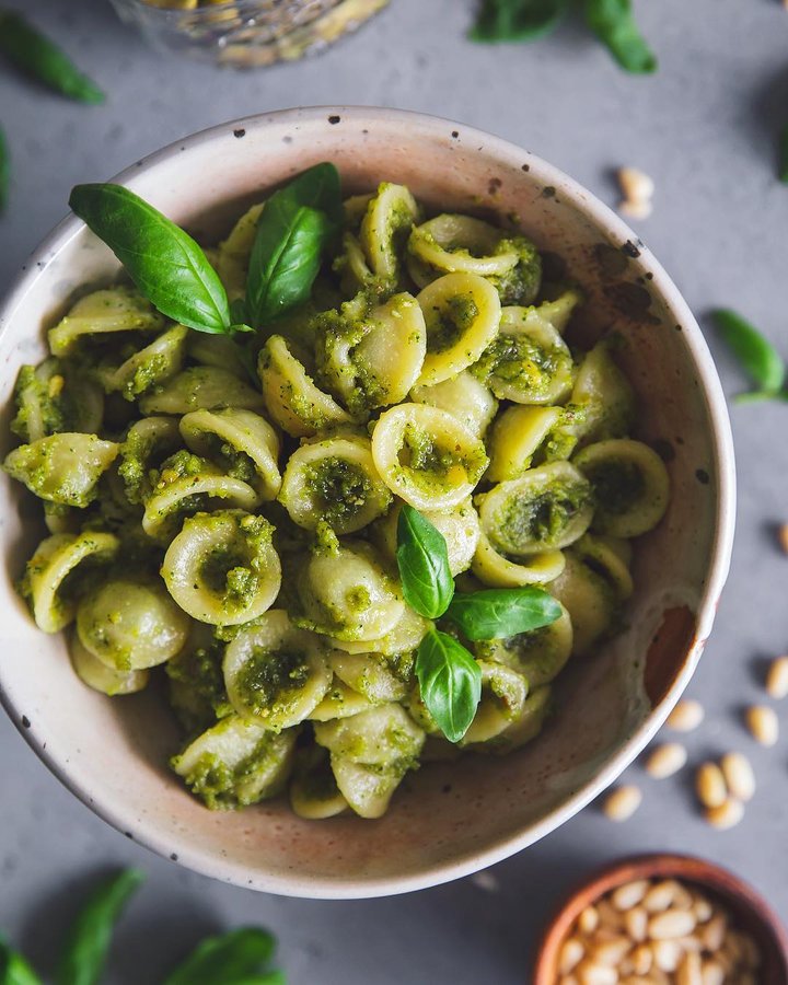 Instagram post by @hello.kalin for THRIVE Magazine. Caption reads: This Pistachio Pesto is definitely a new fave....