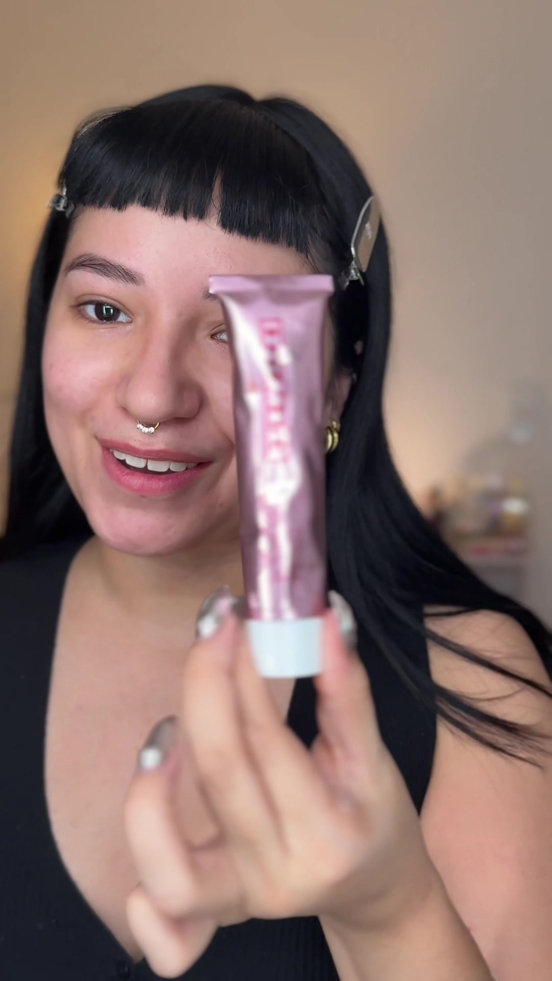TikTok post by @ximenaayalamua for ONE SIZE BEAUTY. Caption reads: Gracias @ONE SIZE BEAUTY por este primer 🤯✨....
