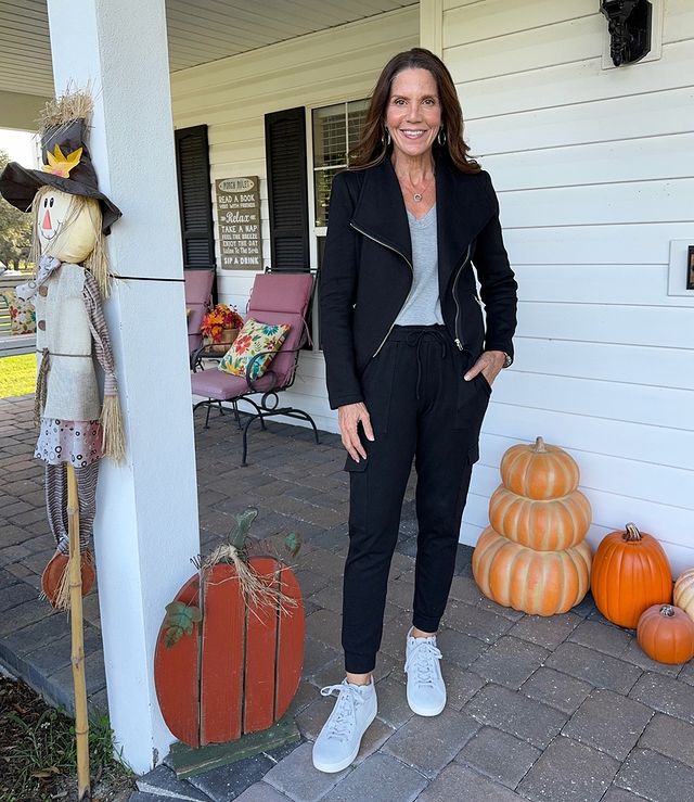 Instagram post by @emilysarmo for Vionic Shoes. Caption reads: You can enjoy a crisp fall day by going for a....