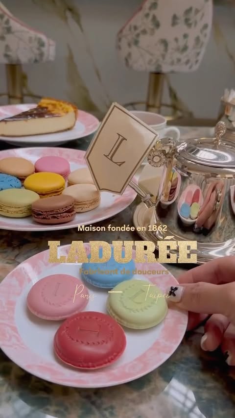 Instagram post by @macaron0116 for LADUREE PARIS OFFICIEL. Caption reads: ༜ ˚‧º·𓂂˚‧º·𓂂 🇫🇷 Ladurée Café Taipei 101 始於....