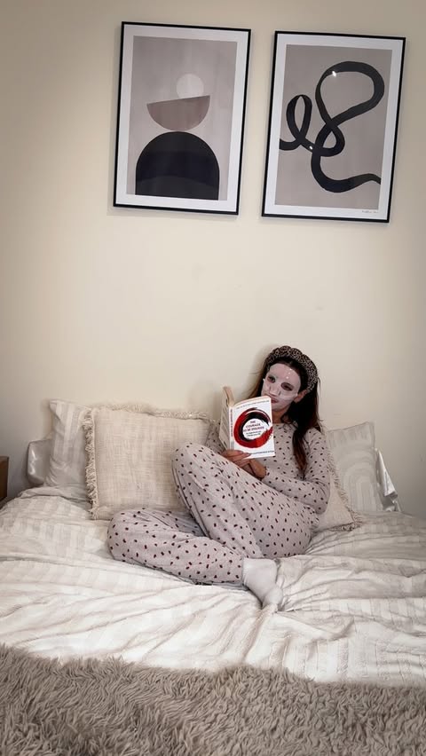 Instagram post by @iamcarlyharris for iHerb. Caption reads: With Christmas coming I wanted to share about....