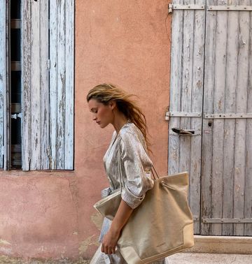 Instagram post by @chloelecareux for PAUL HEWITT. Caption reads: [...] the new bag from @paul_hewitt #paulhewitt #a.