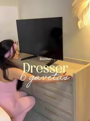 TikTok post by @lissette_garcell for SICOTAS. Caption reads: [...] amplio de seis gavetas para....