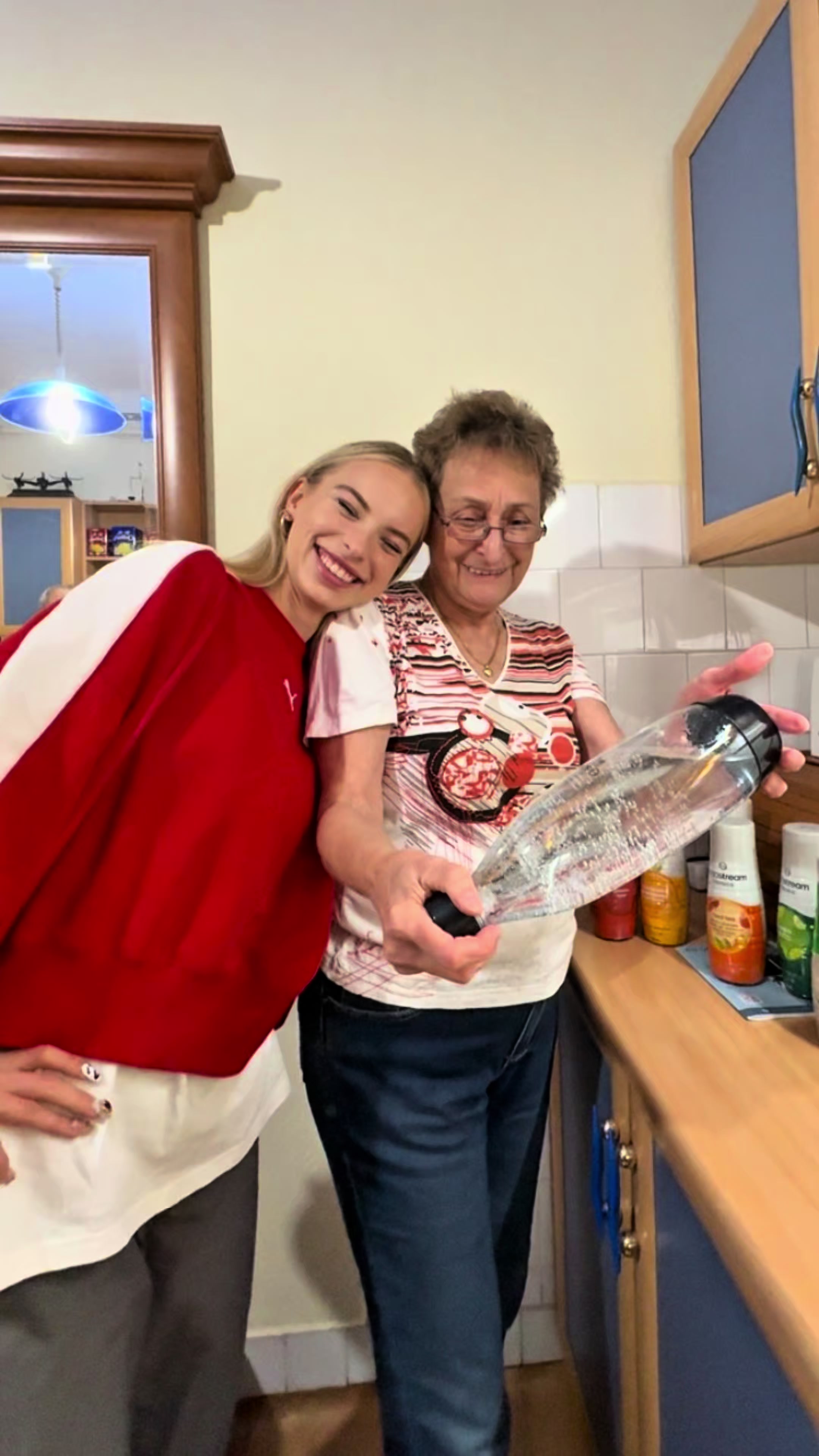 TikTok post by @angiizsigmond for SodaStream. Caption reads: #reklám - SodaStream üdítő Mamával❤️🫧 Te hogy....