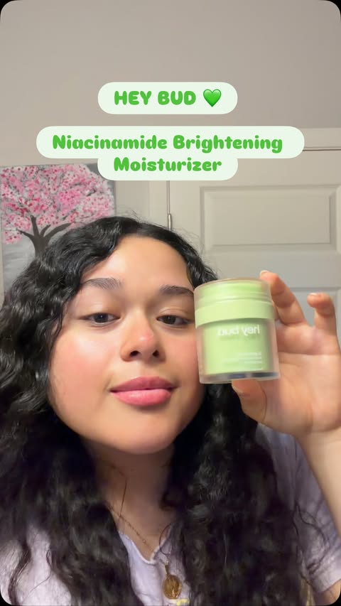Instagram post by @l.reviews077 for Hey Bud Skincare. Caption reads: [...] #skincarefinds #fyp #glowup #gifted....