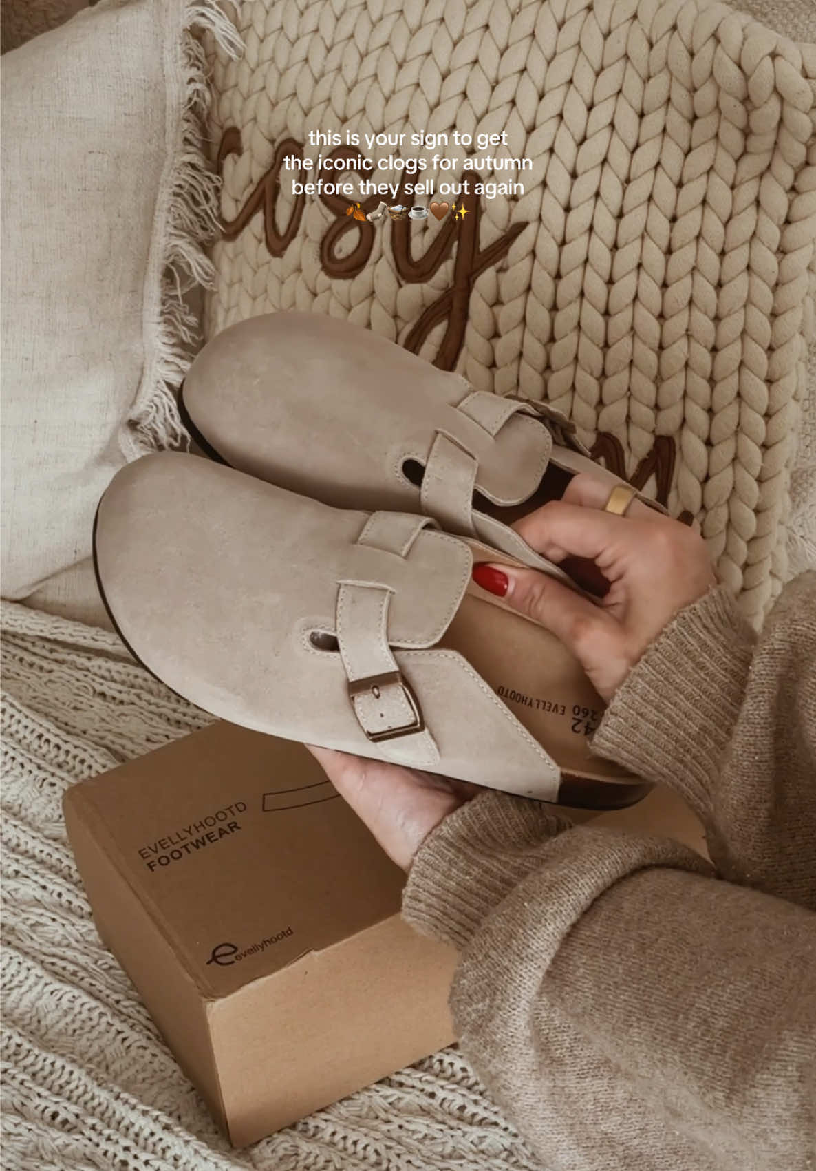 TikTok post by @cosyautumnco for Evellyhootd. Caption reads: [...] #autumnaesthetic #autumnstyle @EVELLYHOOTD....