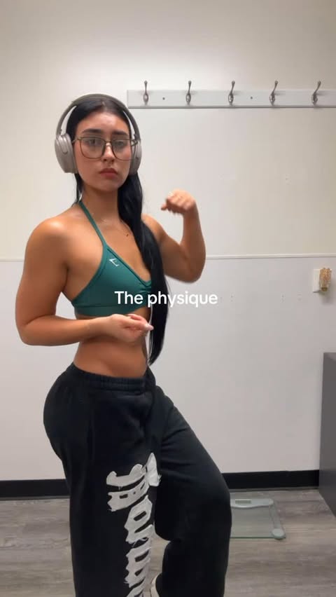 Instagram post by @klairelena for EHPlabs. Caption reads: [...] YES I loveee creatine + oxyshred combo....