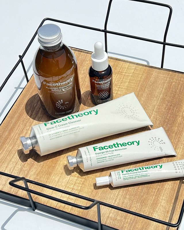 Instagram post by @chikisluvscruz for Facetheory. Caption reads: Face theory got a glow up!!! 👏🏽 
Science first....