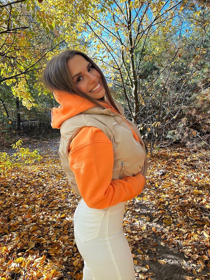 Instagram post by @patkaa2808 for Gym Glamour. Caption reads: Jesienna stylizacja od @gym_glamour 🍁
KOD: PATI10....