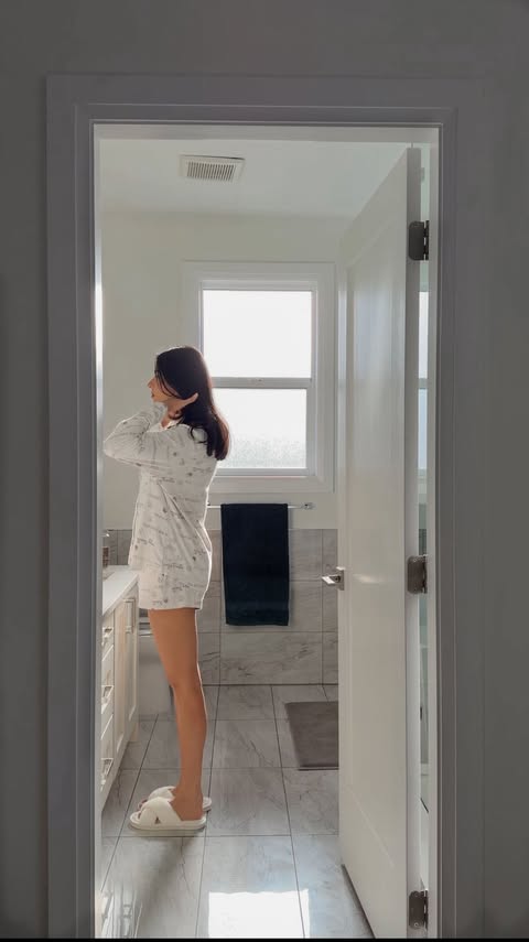 Instagram post by @tanvirkg for Billie. Caption reads: Easy five-minute shave with the @billie Starter....