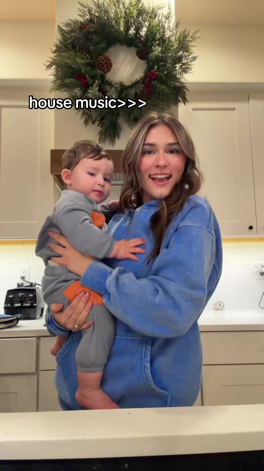 TikTok post by @sophiaaviles0 for Automet. Caption reads: We love our blue hoodies! @AUTOMET #hoodie #ootd....