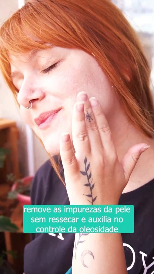 Instagram post by @cherryrar for Salon Line. Caption reads: [...] hahahah 👀 a patroa @salonlinebrasil lançou....
