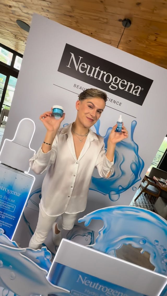 Instagram post by @peterveliz_ for Neutrogena. Caption reads: Conoce la nueva línea de SKIN CARE de Neutrogena ✨....