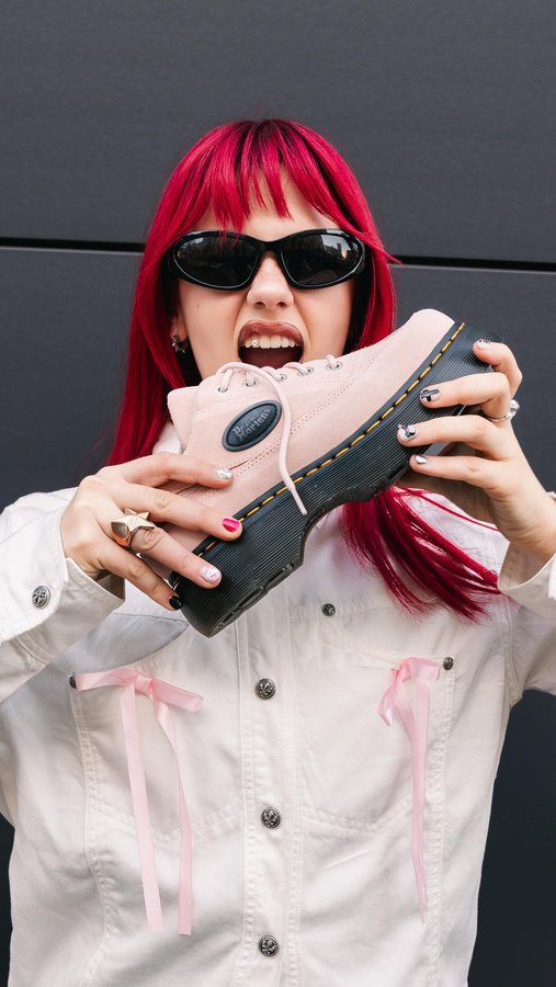 Instagram post by @sofia.craighero for AW LAB. Caption reads: Drop a comment with your favorite look <3 The....