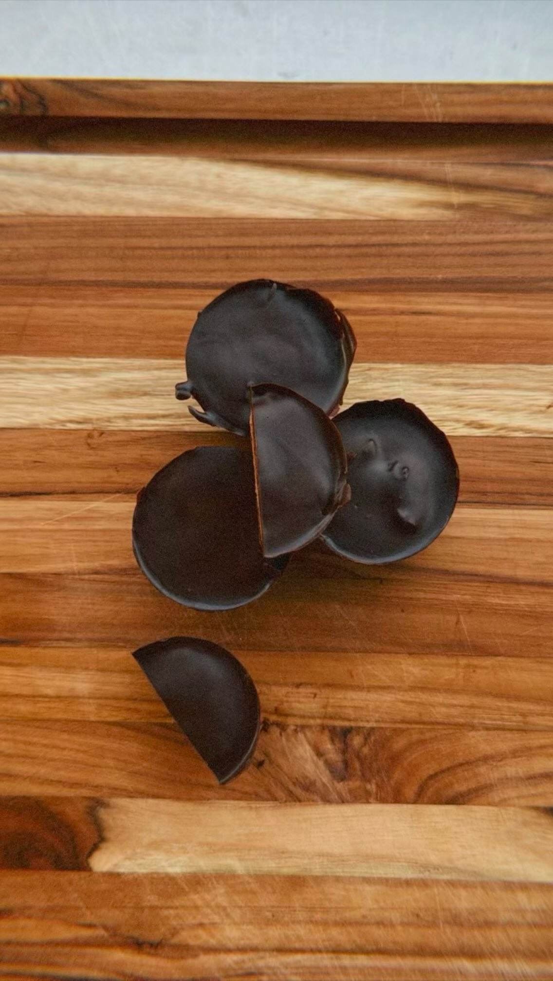 Instagram post by @ainaxkumar for EarthChimp. Caption reads: husband approved & only 4 ingredients

- peanut....