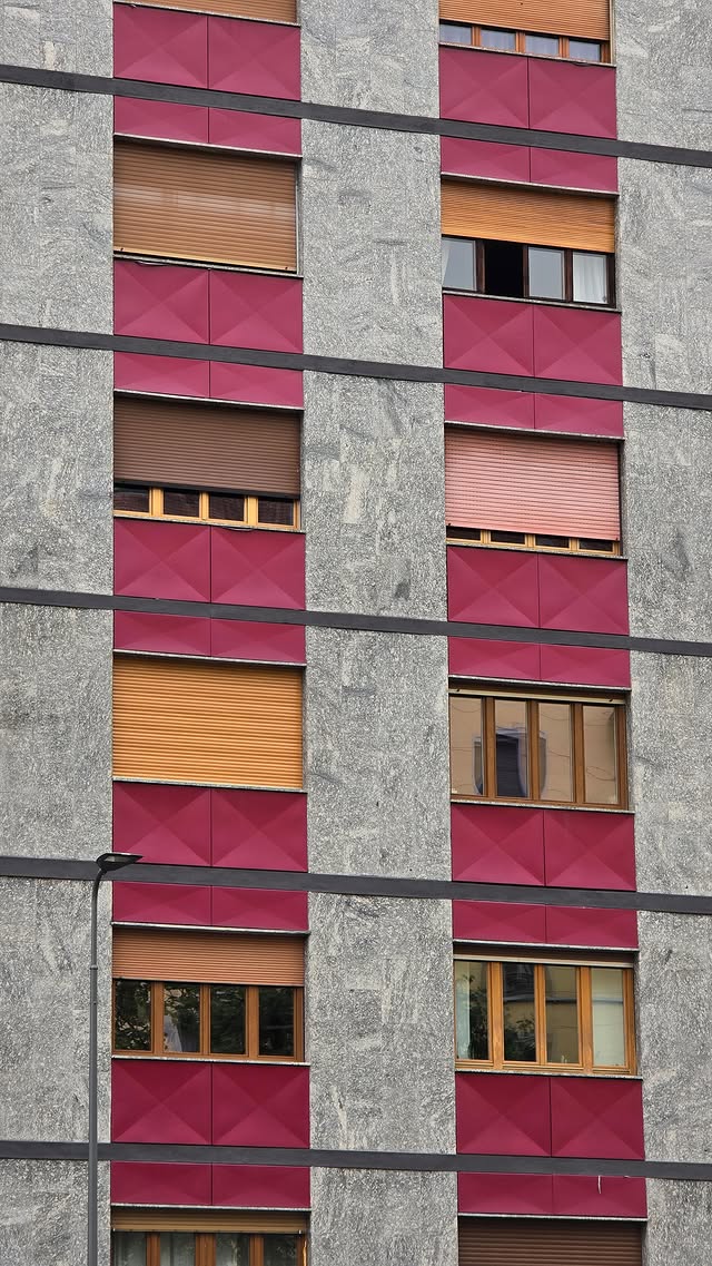 Instagram post by @lorenzobises for Vivienne Westwood. Caption reads: Buon Natale 🤍

completo @viviennewestwood //....