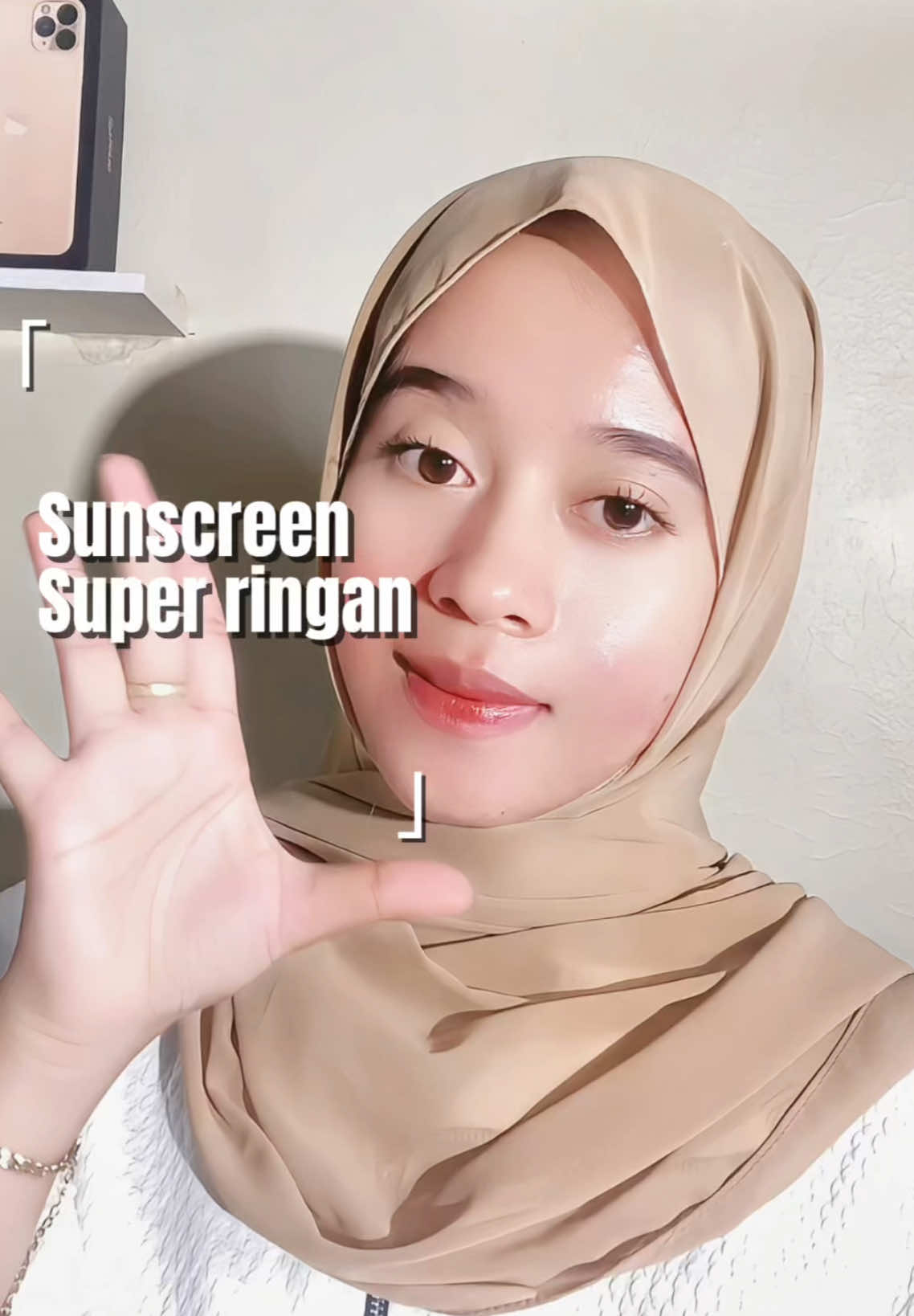 TikTok post by @lohshindy for Dear Me Beauty. Caption reads: Ga pernah skip sunscreen yg satu ini@Dear Me....