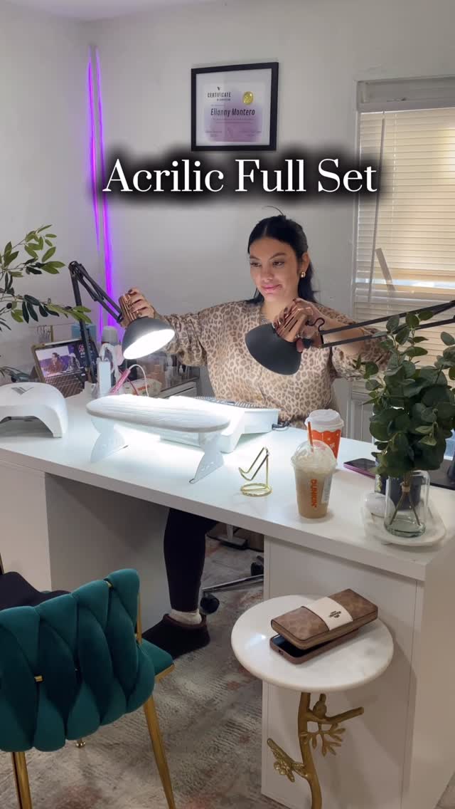 Instagram post by @nailsby_elyg for VBeautyPure. Caption reads: Productos by @vbeautypure Code:Ely10 #uñas #fyp....