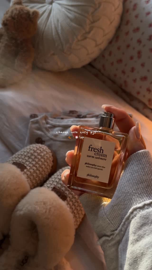 Instagram post by @elisapurrr for Hatch. Caption reads: *Hoa Hoa Hoa Hoa* 🌲🪾🍂 the most perfect way to....