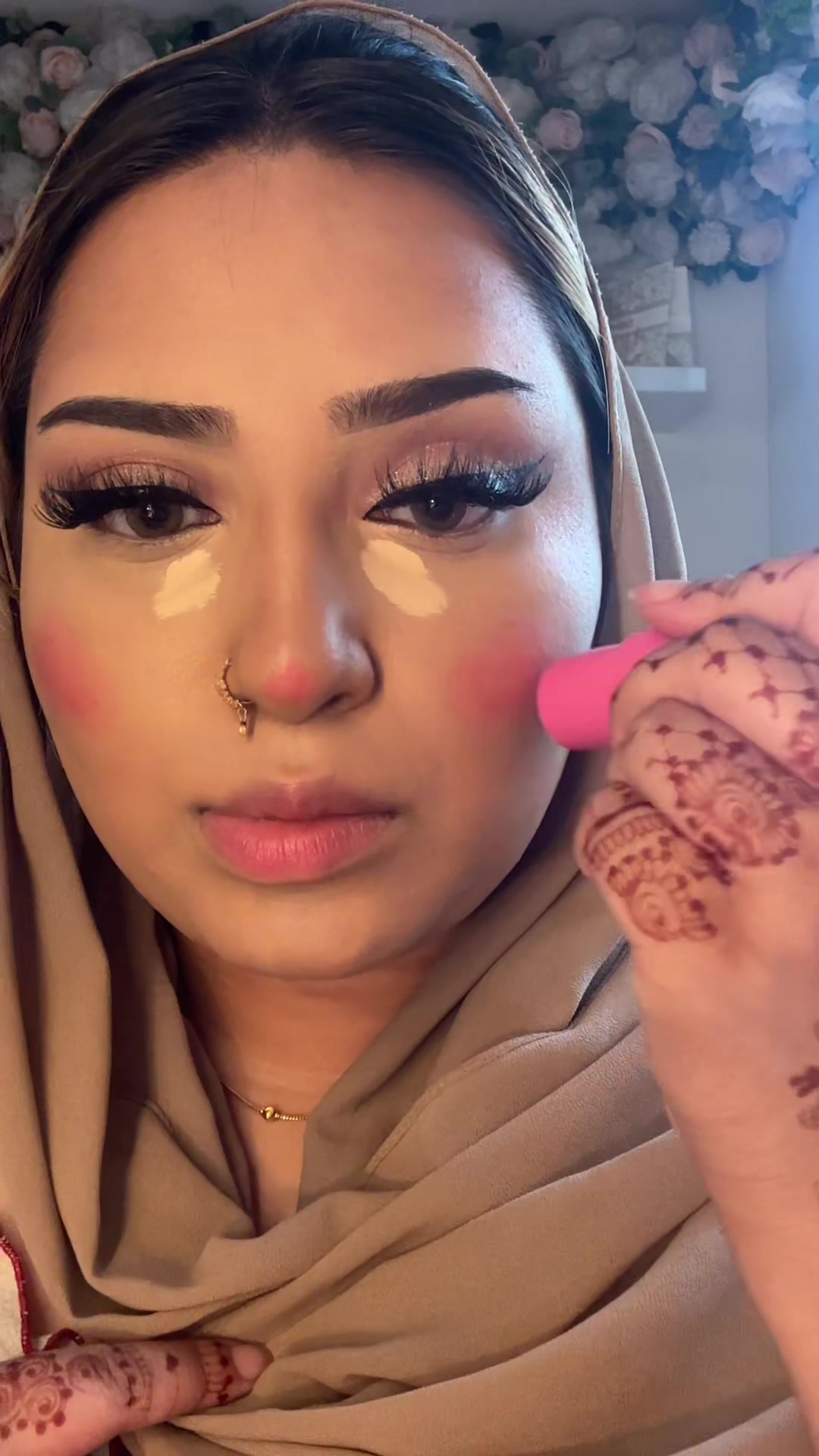 TikTok post by @umizarinn for Too Faced. Caption reads: @L.A. Girl Cosmetics pro concealer - espresso ....