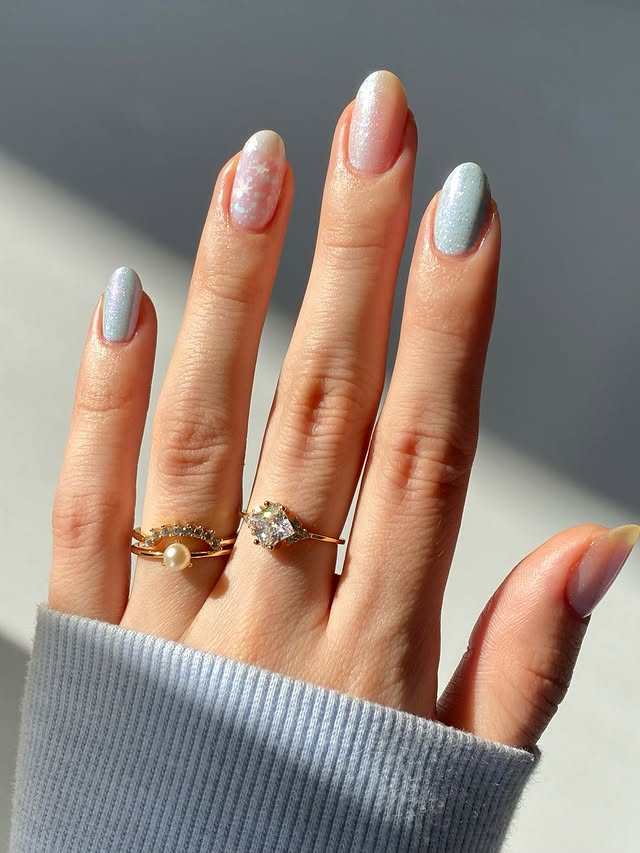 Instagram post by @polished_yogi for Cracked Polish. Caption reads: [...] Frostbite*
@crackedpolish Refraction [P.