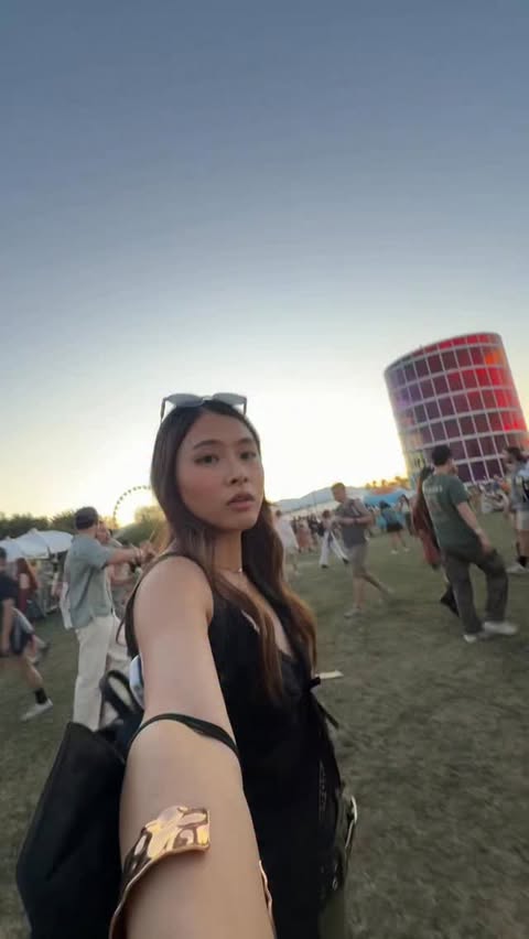 Instagram post by @type1amy for 4allfamily. Caption reads: [...] Coachella’s 90 degree F heat with....