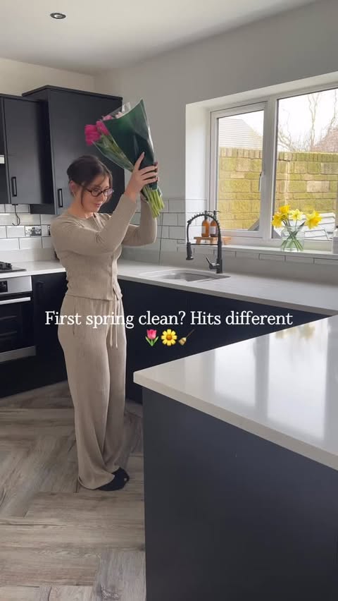 Instagram post by @elliepolly for Amazon Music. Caption reads: [...] motivated for a Spring Clean 🌷 than....