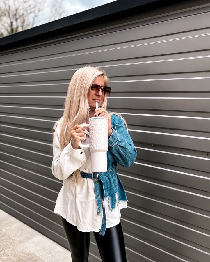 Instagram post by @kriszta.nmth for Joom. Caption reads: #reklám 𝒮𝓅𝓇𝒾𝓃𝑔 𝒱𝒾𝒷𝑒𝓈🩵🤍 @joom ▪️....