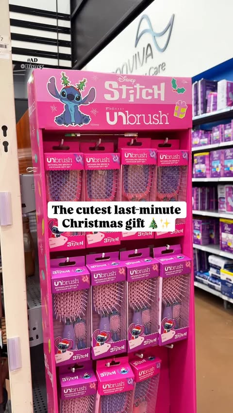 Instagram post by @thewalmartchick for FHI Heat. Caption reads: [...] Last-minute Christmas gift idea 🎁✨ The....