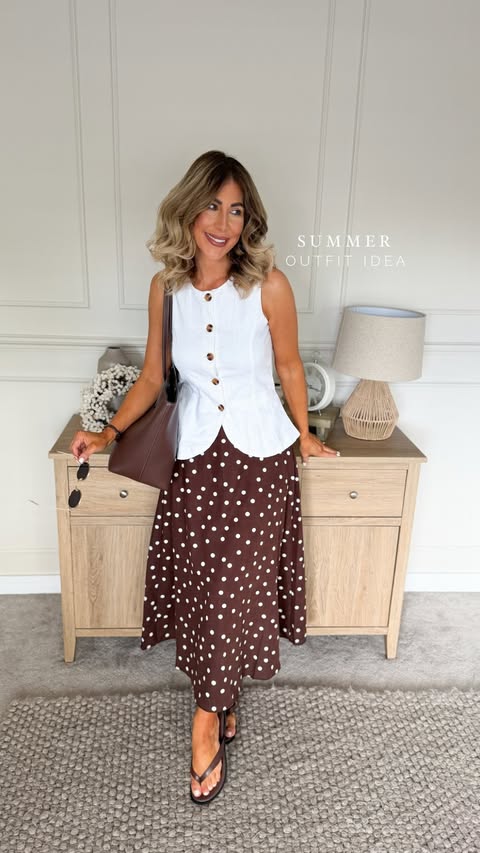 Instagram post by @kirstyannemarr for New Look. Caption reads: [...] 🔗 @shopmatalan @threadbare.official....