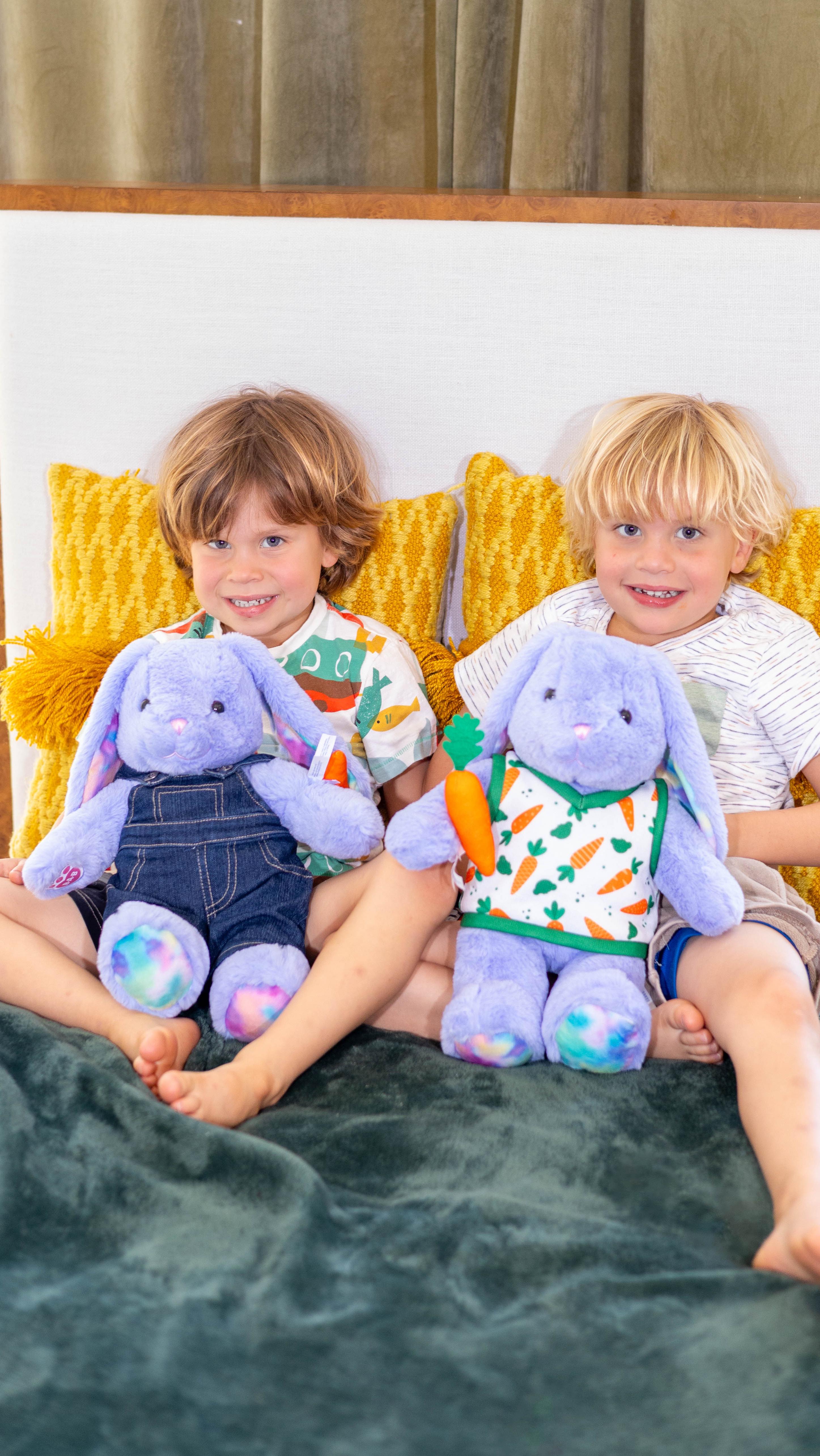 Instagram post by @thegetupmama for Build-A-Bear. Caption reads: Looking for a unique gift to give your loved ones....