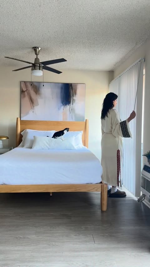 Instagram post by @mervekozluu for FlexiSpot. Caption reads: [...] and cozy my bedroom feels with the FlexiSpot....