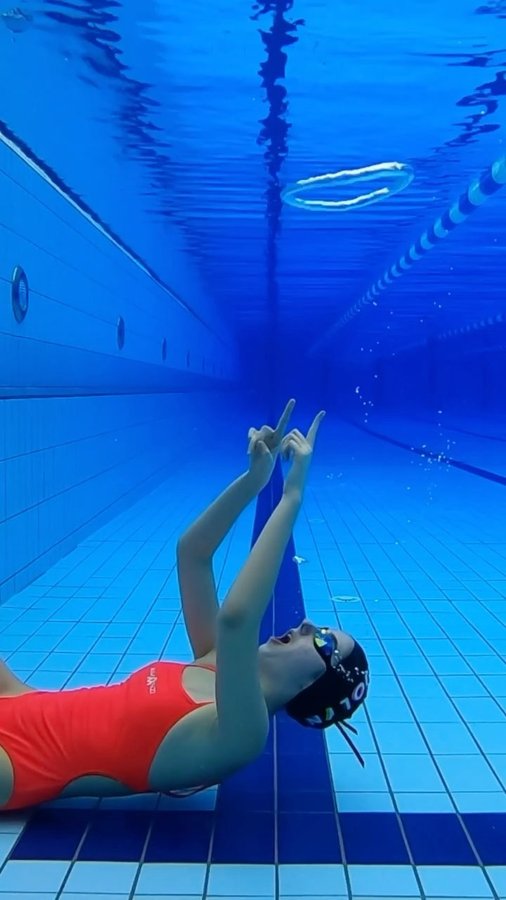 Instagram post by @sisa_solymosyova for TheMagic5. Caption reads: Can you see a heart at the end? 🥽: @themagic5....