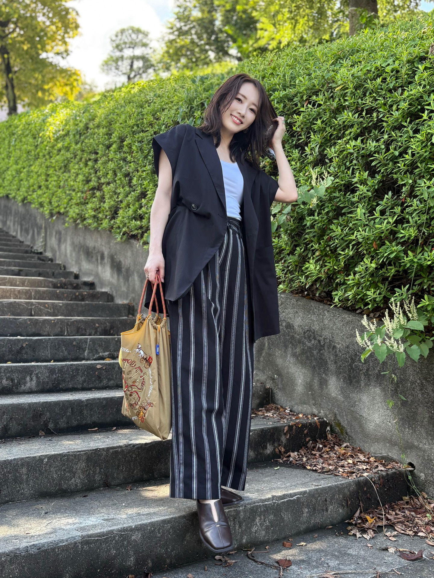 Instagram post by @eri__na_ for VIVIAN COLLECTION. Caption reads: ブラウン🤎
𓐄𓐄𓐄𓐄𓐄𓐄𓐄𓐄𓐄𓐄𓐄𓐄𓐄𓐄𓐄𓐄𓐄𓐄𓐄𓐄𓐄�....