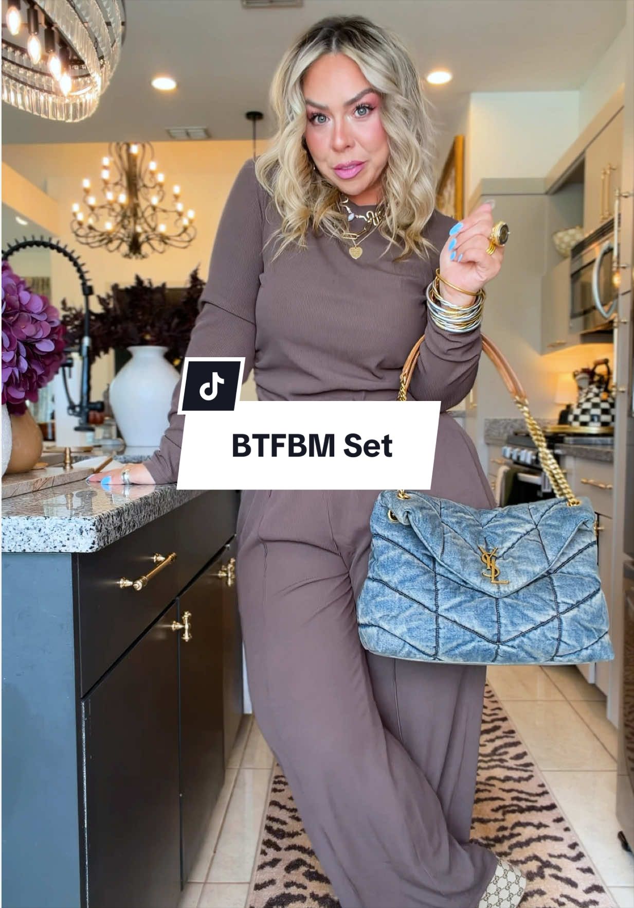 TikTok post by @lindaannettem for BTFBM. Caption reads: [...] it on, add your shoes and you’re DONE🤎....