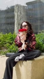 Instagram post by @senamiaonline for LES BENJAMINS. Caption reads: #reklam.