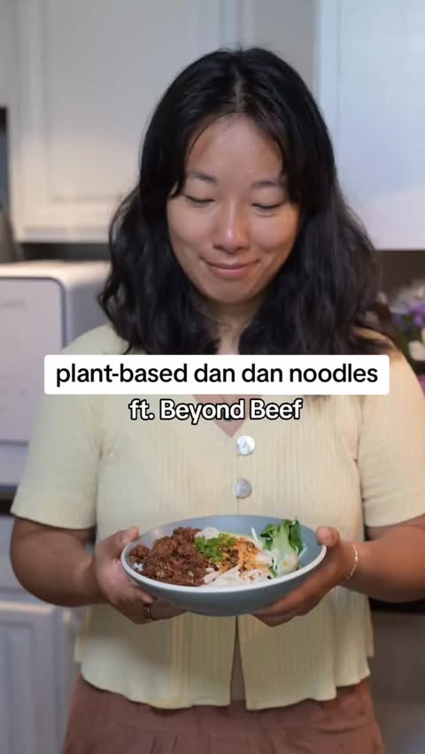 Instagram post by @imperfectidealist for Beyond Meat. Caption reads: [...] plant-based dan dan noodles with @beyondmeat....