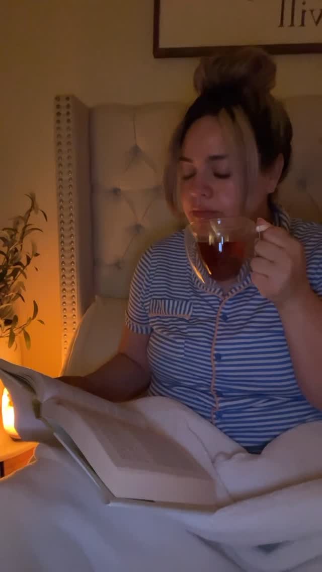 Instagram post by @sonyycoronado for Vena CBD. Caption reads: Comment VENA and I’ll send you the link to my....