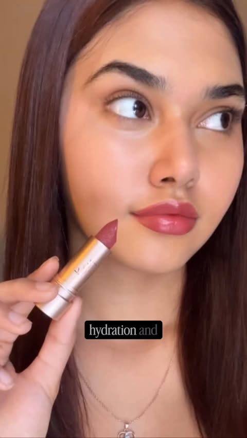Instagram post by @sanskritisharma_____ for Kay Beauty. Caption reads: [...] #HydraCremeLipstick #ItsKayToBeYou....