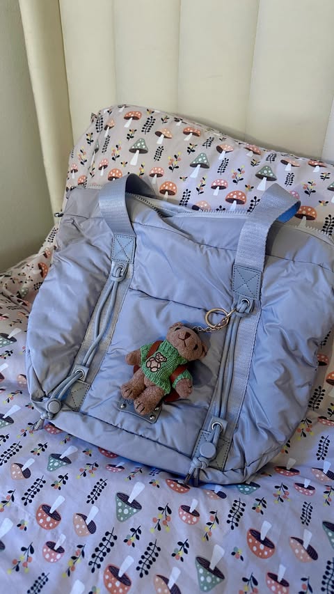 Instagram post by @meileentaw for BEARPAW. Caption reads: [...] #PAWfamily! 🐾✨ I had so much fun as a....