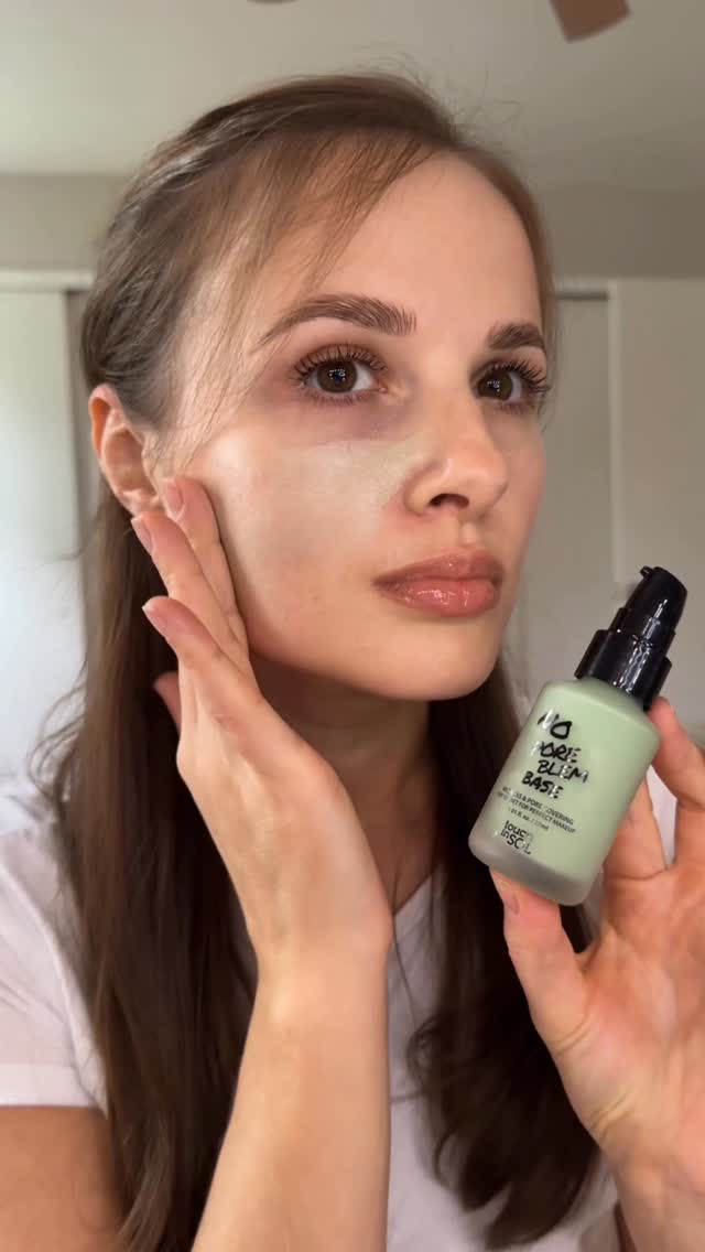 Instagram post by @rosanniera for Beautytap. Caption reads: And it’s perfect for sensitive skin....