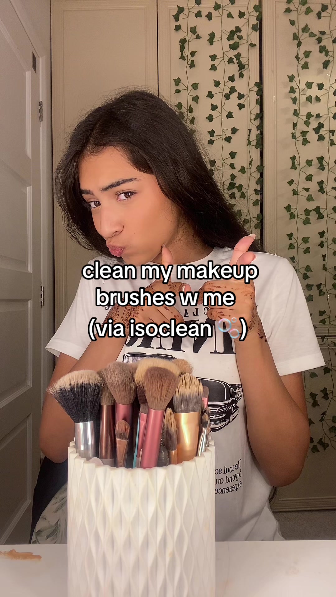 TikTok post by @shinza_fazal for ISOCLEAN. Caption reads: #viral #trendin #fyp @ISOCLEAN .