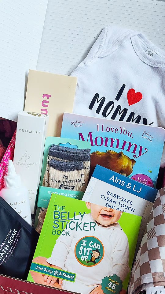 Instagram post by @loffskilove for Bump Boxes. Caption reads: @bumpboxes 💗 get yours at @shop.ltk link in my....