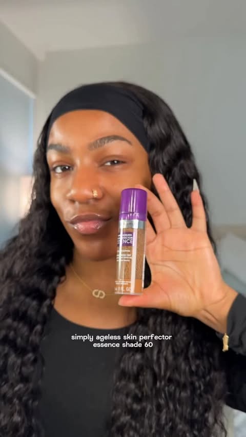 Instagram post by @queen.olu for COVERGIRL. Caption reads: [...] you’re my shade twin pick up @covergirl....