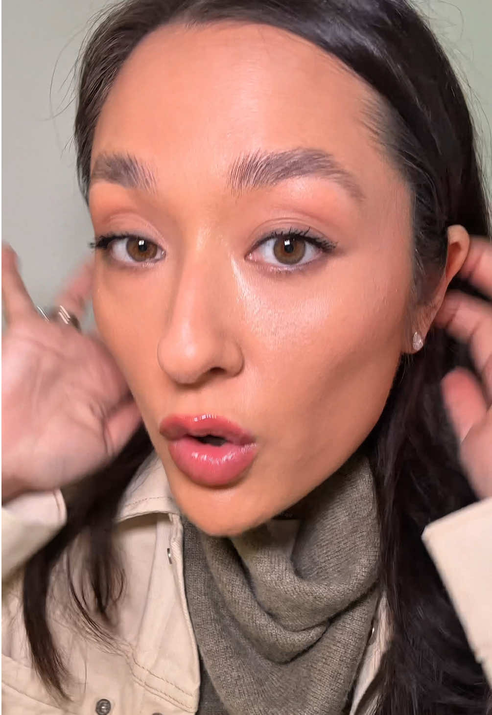 TikTok post by @rachel_stahlke for dedcool. Caption reads: [...] trust. @Clinique Moisture Surge 100H....