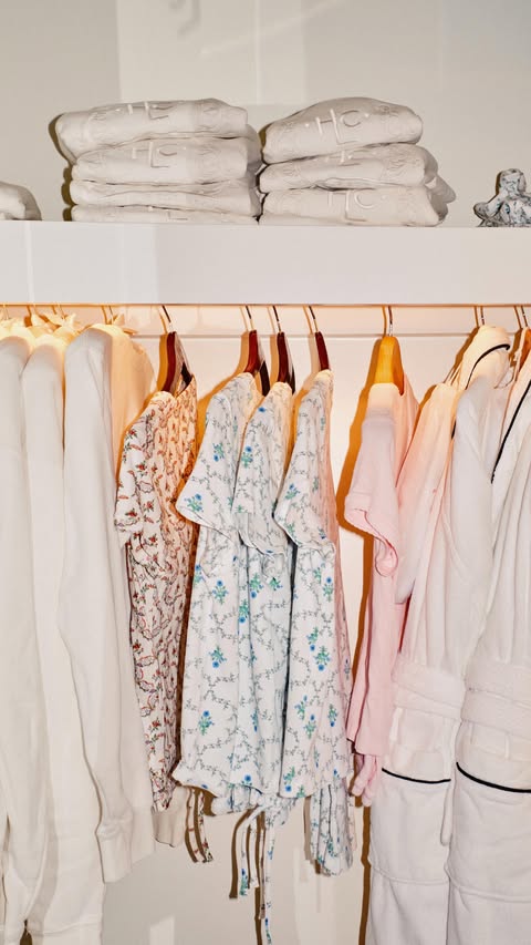 Instagram post by @lindsaysilb for Capital One. Caption reads: [...] and points. Name a more iconic trio.....