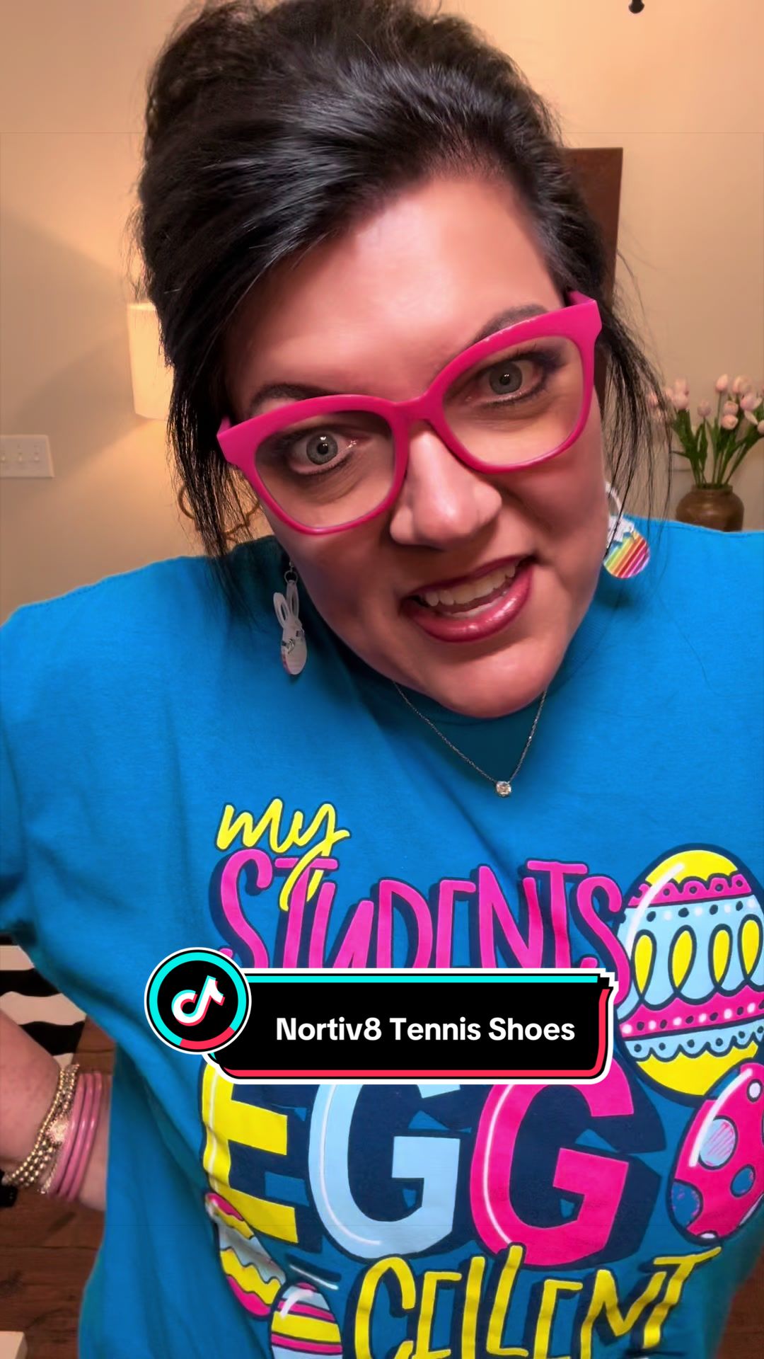 TikTok post by @reginakveal for Tees2urdoor. Caption reads: [...] #activewear #sportsshoes @NORTIV 8....