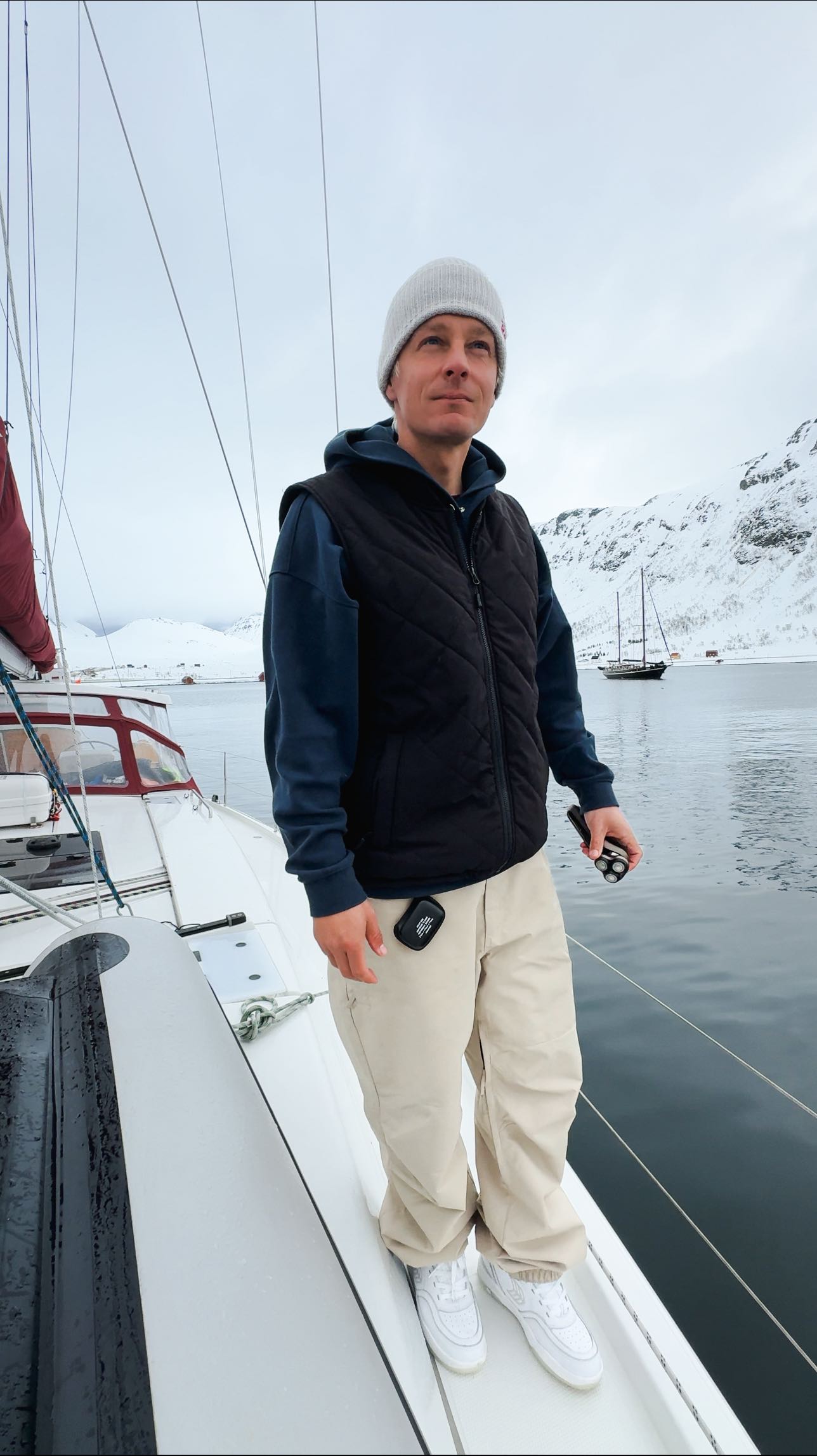 Instagram post by @maximhabanec for Remington. Caption reads: Můj parťák i na ty nejextrémnější cesty Remington....