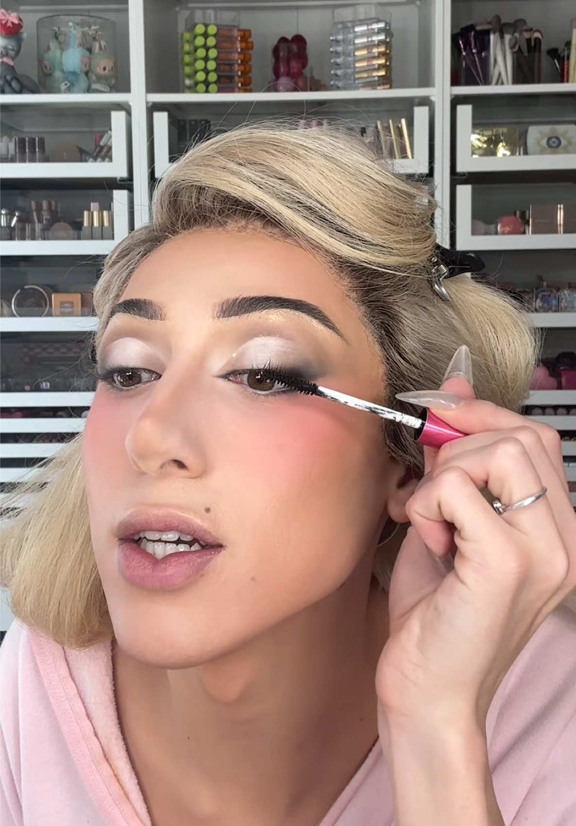 TikTok post by @daus_mendoza for Bloom Nutrition. Caption reads: [...] for @Yoatzi 30anera  photoshoot! My @Bloom....