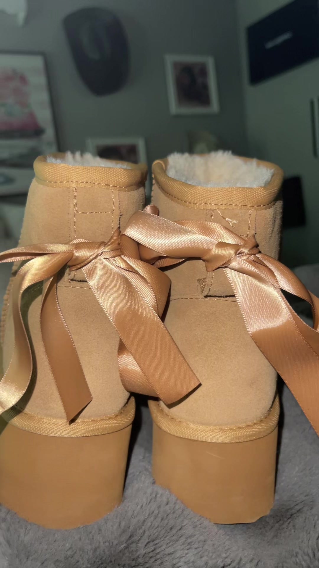 TikTok post by @lowkzgirlfriend for Dream Pairs. Caption reads: @Dream Pairs #uggdupes #blackfridaydeals .